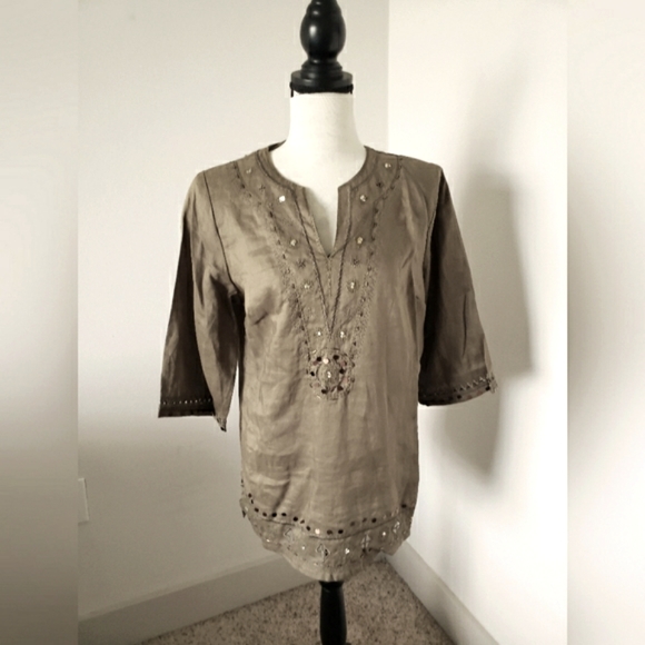 🌺 Linen tunic studded and embroidered green army size small 🌺 - Picture 3 of 9